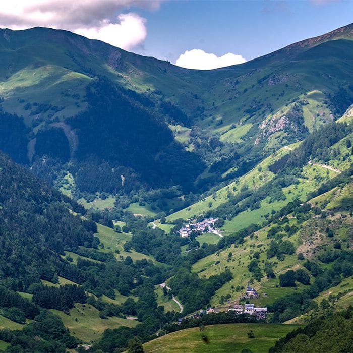 Vue Vallée des Pyrénées-Loic Bel